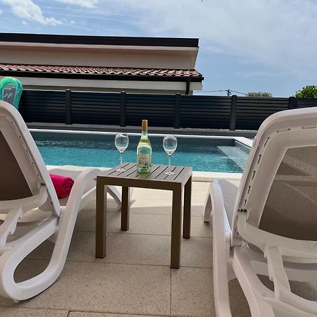 Apartman Dora Šmrika Buitenkant foto