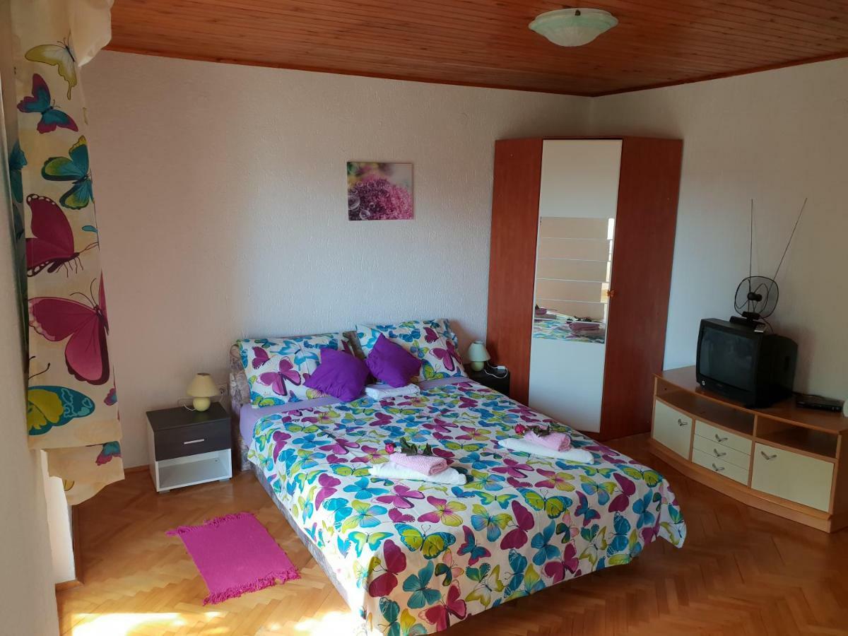 Apartman Dora Šmrika Buitenkant foto